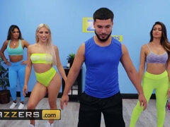 Veľký zadok, Veľké kozy, Blondína, Brunetka, Vlasatej, Výprask, Pička, Kozičky