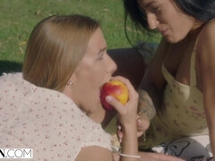 Baben, Stor stjärt, Blondin, Brunett, Ansiktsbehandling, Slick, Rider, Tuttar