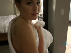 Amatör, Blondin, Flickvän, Piercing, Fitta, Rakad, Tuttar