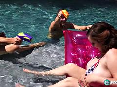 Anal, Stor stjärt, Brunett, Sperma shot, Handjobb, Hd, Naken, Pool