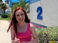 18 ans, Cul, Grosse bite, Seins naturels, Rousse roux, Maigrichonne, Adolescente, Nénés