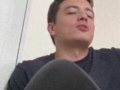 Cuckold Lick Her Lover Cum From Kiffa Soles After Cathes They Fucking