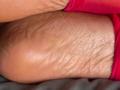 Pink Foxx Removes Pink Nylons