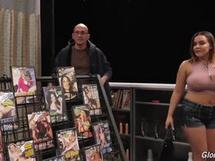 Κώλος, Μεγάλος πούτσος, Μαύρος, Ξανθιά, Πίπα, Μαλακία, Έφηβος, Βυζιά