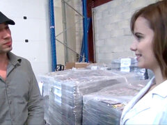 Француженки, В офисе