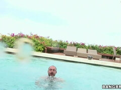 Grote kont, Blond, Pijpbeurt, Sperma in gezicht, Handbeurt, Latijnse vrouw, Moeder die ik wil neuken, Tieten likken