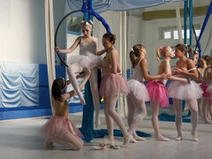 18, Brunett, Grupp, Hd, Lesbisk, Naturliga tuttar, Fitta, Kort hår