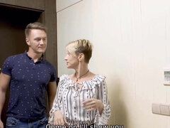 Kisbaba, Cumizás, Kézimunka, Érett koros, Érett feleség, Orosz, Rövid haj, Begyek