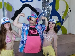 18 jahre, Grosser arsch, Grosser schwanz, Blasen, Hundestellung, Natürlichen titten, Jungendliche (18+), Titten