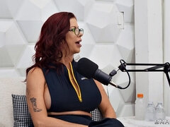 Blondína, Roztlieskavačky, Okuliare, Dospelé, Sukne, Tetovanie