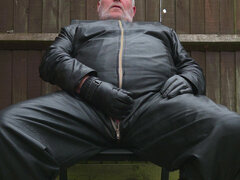 Cuero, Masturbación, Al aire libre, Solo