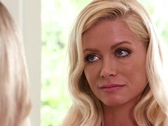 Pussy play with lesbian ladies who feel pretty orgasmic