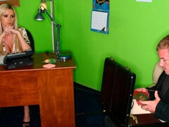 Stor stjärt, Stor kuk, Stora tuttar, Blondin, Avsugning, Doggystyle, Milf, Tuttar