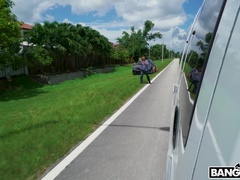 Amatør, Brunette, Buss, Sperm skott, Ansiktssperm, Hardcore, Petite, Tenåring