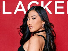 Asiatique, Grosse bite, Gros seins, Sucer une bite, Brunette brune, En levrette, Maigrichonne, Adolescente