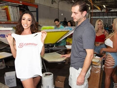 Perännuolu, Isot tissit, Blondi, Suihinotto, Takaapäin, Käsihoito, Orgiat, Pillu