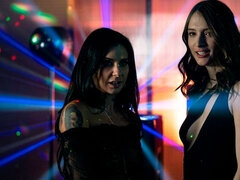 Duży tyłek, Duże cycki, Podwójna penetracja, Grupa, Obciąganie, Hardcore, Mamuśka, Cycki