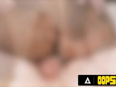 Boquete, Facesitting, Facial, Hardcore, Interracial, Enfermeira, Chupar, Sexo grupal a três