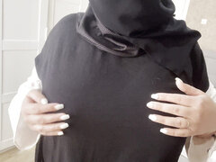 Algerian Aunty with Big Tits in Hijab