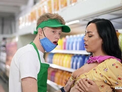 Amatőr, Anális szex, Gesztenyebarna, Ruha, Kőkemény, Természetes mellek, Bugyi, Nyilvános