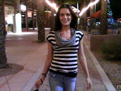 Zväčšenie, Tanec, Fetiš, Fetiš nôh, Masturbácia, Orgazmus, Sólo, Hračky