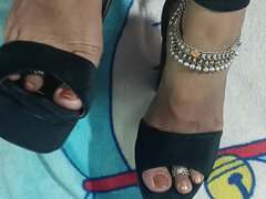 18 ans, Amateur, Fétiche des pieds, Indienne, Maîtresse, Solo, Adolescente