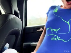 Grosse titten, Blondine, Braunhaarige, Faustfick, Hd, Milf, Flotter dreier