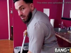 Hatalmas hátsó, Cumizás, Gesztenyebarna, Ondó fröcskölés, Kutya póz, Kőkemény, Latin lány, Lovaglás