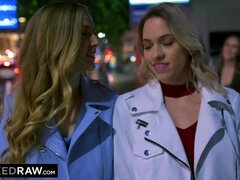 Sperma in gezicht, Groep, Interraciaal, Likken, Orgie, Kut duiken, Rijden, Spuiten