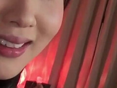 18 ans, Asiatique, Sucer une bite, Éjaculer dans la bouche, Domestique, Pov, Jarretelles, Adolescente