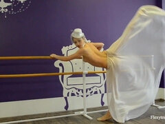 Popó, Gesztenyebarna, Fétis, Edzőterem, Hd, Meztelen, Filigrán alkatú, Orosz