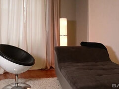 페티쉬, 라텍스, 랑제리, 수음, 엉덩이 때리기, 쓰리섬, 장난감들