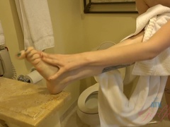 Amateur, Cuarto de baño, Botas, Bragas, Pov, Flaco, Falda, Alto