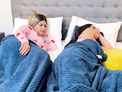 Hálószoba, Házi készítésű, Latin lány, Leszbikus, Tabu, Tini, Szoros, Nedves