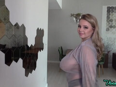 Kisbaba, Testes gyönyörű hölgy, Monumentális dákó, Tekintélyes didik, Szőke, Természetes mellek, Egyedül, Begyek