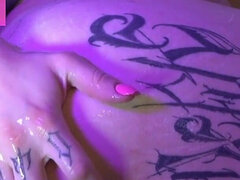 Anal, Stor stjärt, Stora tuttar, Fisting, Gapande, Hardcore, Tatuering