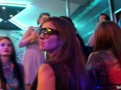 Rubia, Vestidas, Sexo duro, Besar, Lesbiana, Lamidas, Estrella porno, Mojado