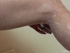 Mona Jones: Hot Shower & Full Body Lather