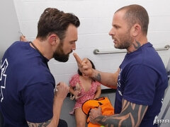 Lieveling, Grote lul, Pijpbeurt, Rondborstig, Vingeren, Openbaar, Kut duiken, Geschoren