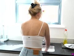 Stora tuttar, Blondin, Bystig, Porrstjärnor, Fitta, Tuttar