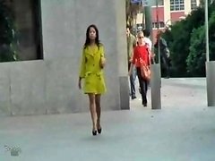 Pubblico, Video di donne in gonna