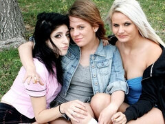 Iso perse, Isot tissit, Sormetus, Alusvaatteet, Itsetyydytys, Pillu, Ajeltu, Strippaus