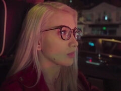 Velik kurac, Blondinka, Fafanje, Globoko grlo, Doggystyle, Hd, Medrasni seks, Orgazem