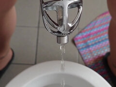 Enthousiasteling, Badkamer, Fetisj, Duits, Pissen, Alleen