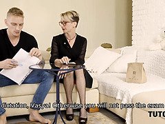 Ξανθιά, Ηδ, Ώριμη, Ώριμη γυναίκα, Κοντά μαλλιά, Καλσόν, Δασκάλα, Βυζιά