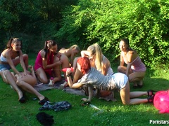 Bekleidet, Verein, Selbstgemacht, Lesbisch, Öl, Orgie, Im freien, Swingers