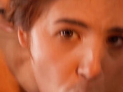 18 jaar, Grote kont, Pijpbeurt, Bruinharig, Klein, Voorbinddildo, Tiener, Trio