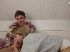 Isot tissit, Syväkurkku, Tuhmat jutut, Luonnolliset tissit, Pillu, Espanjalainen, Tatuointi, Teini