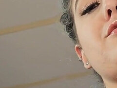 素人, アメリカ人, ぽっちゃり, デカパイ, 言葉責め, 顔面騎乗, フェムドム, 一人