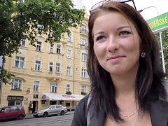 HUNT4K. Denisse comes to Prague to play